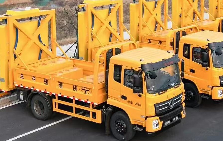 80K带太阳能光板防撞车，节油